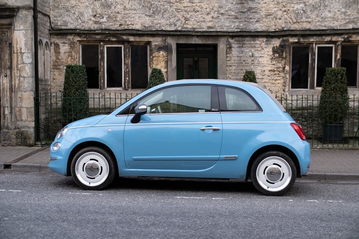 Location Citadine chez SIXT Orly — Fiat 500, Renault Clio, Peugeot 208